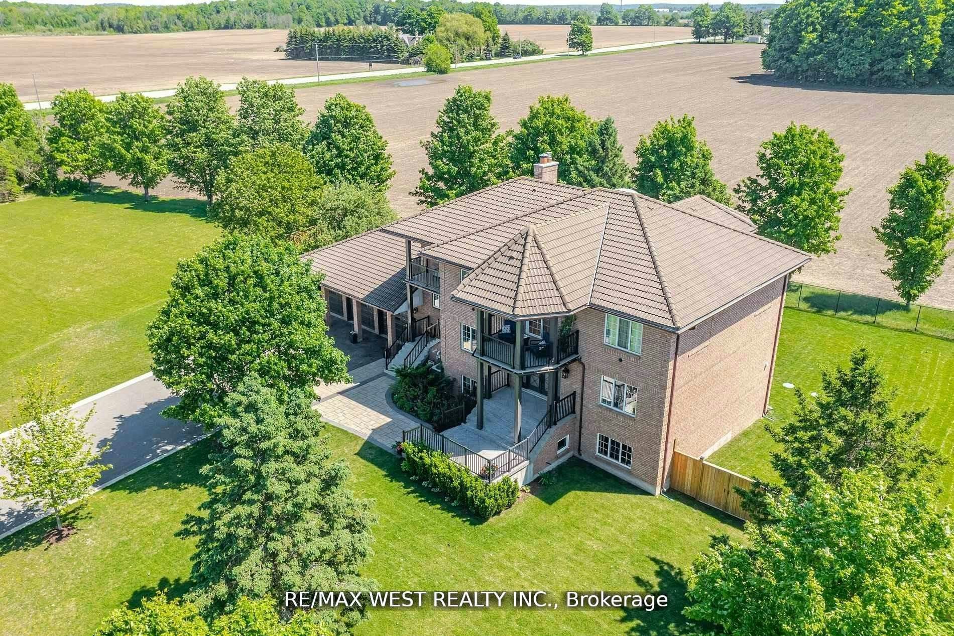 7 Stewart Crescent, Essa, ON, L0L 2N0
