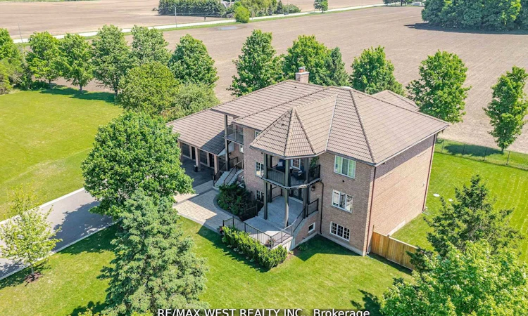 7 Stewart Crescent
