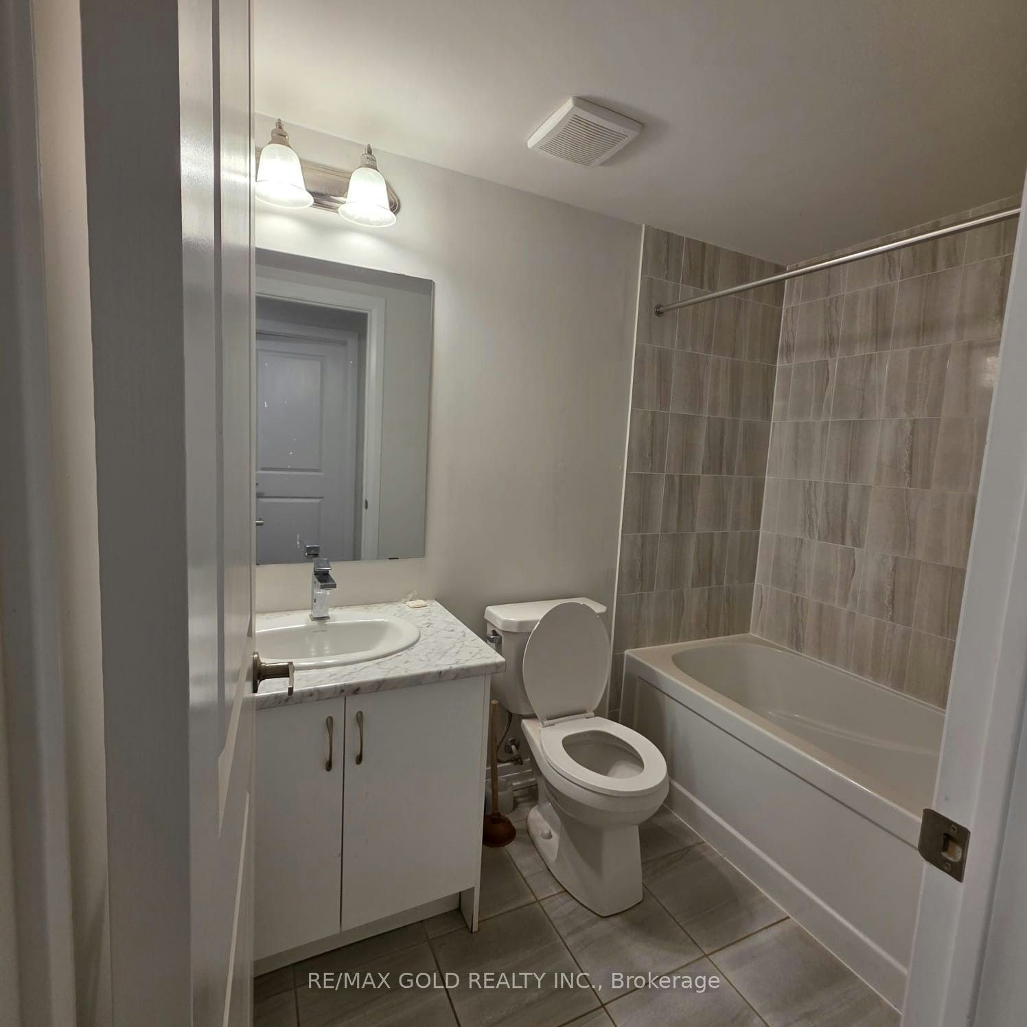 2-21 Baynes Way, Bradford West Gwillimbury, ON, L3Z 4M5 - 10