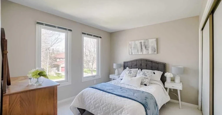 19 Chadburn Crescent, Aurora, ON, L4G 4V6 - 2