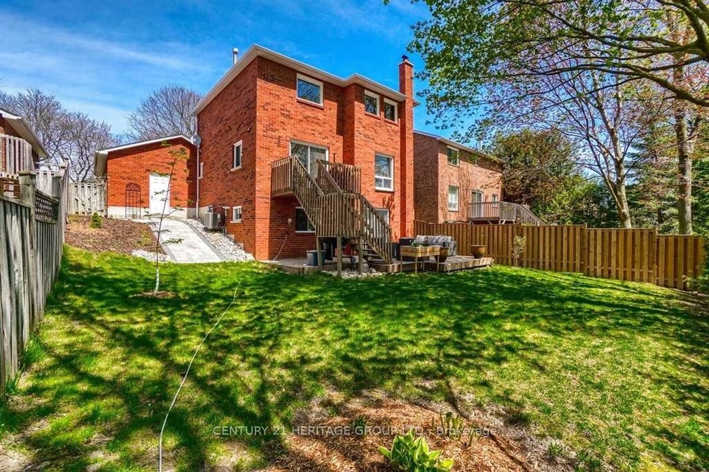 19 Chadburn Crescent, Aurora, ON, L4G 4V6 - 9