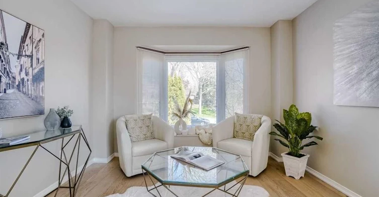 19 Chadburn Crescent, Aurora, ON, L4G 4V6 - 5