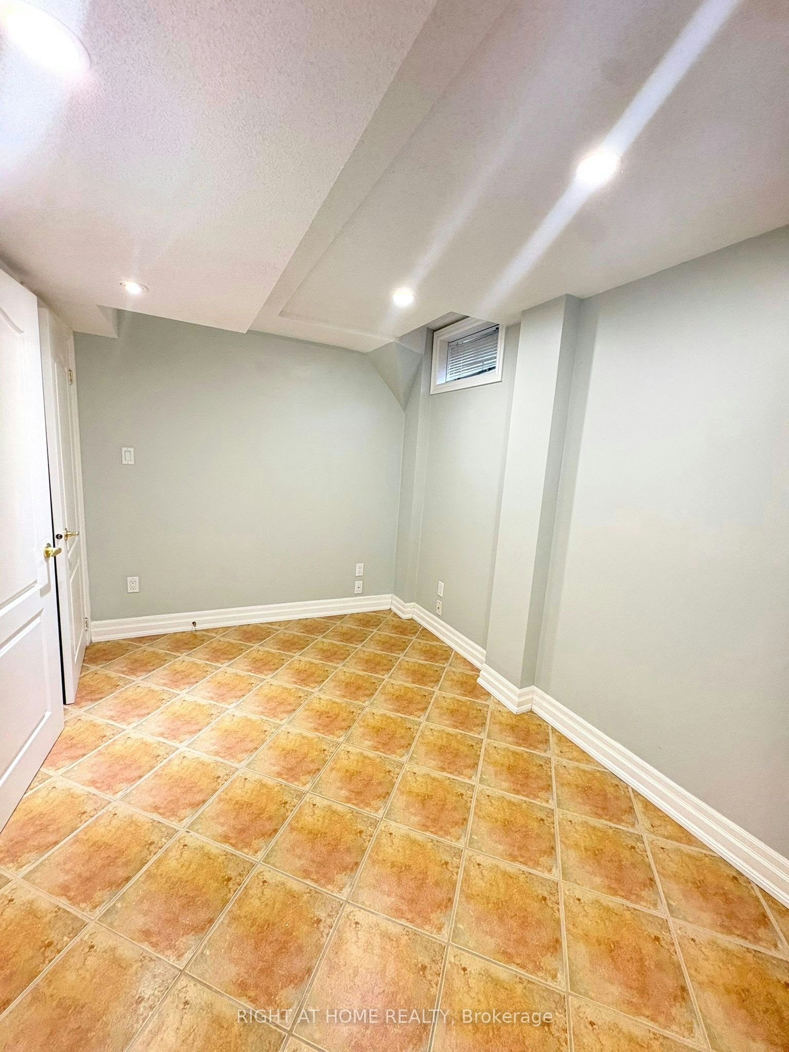bsmnt-287 Wildberry Crescent, Vaughan, ON, L4H 2H6 - 3