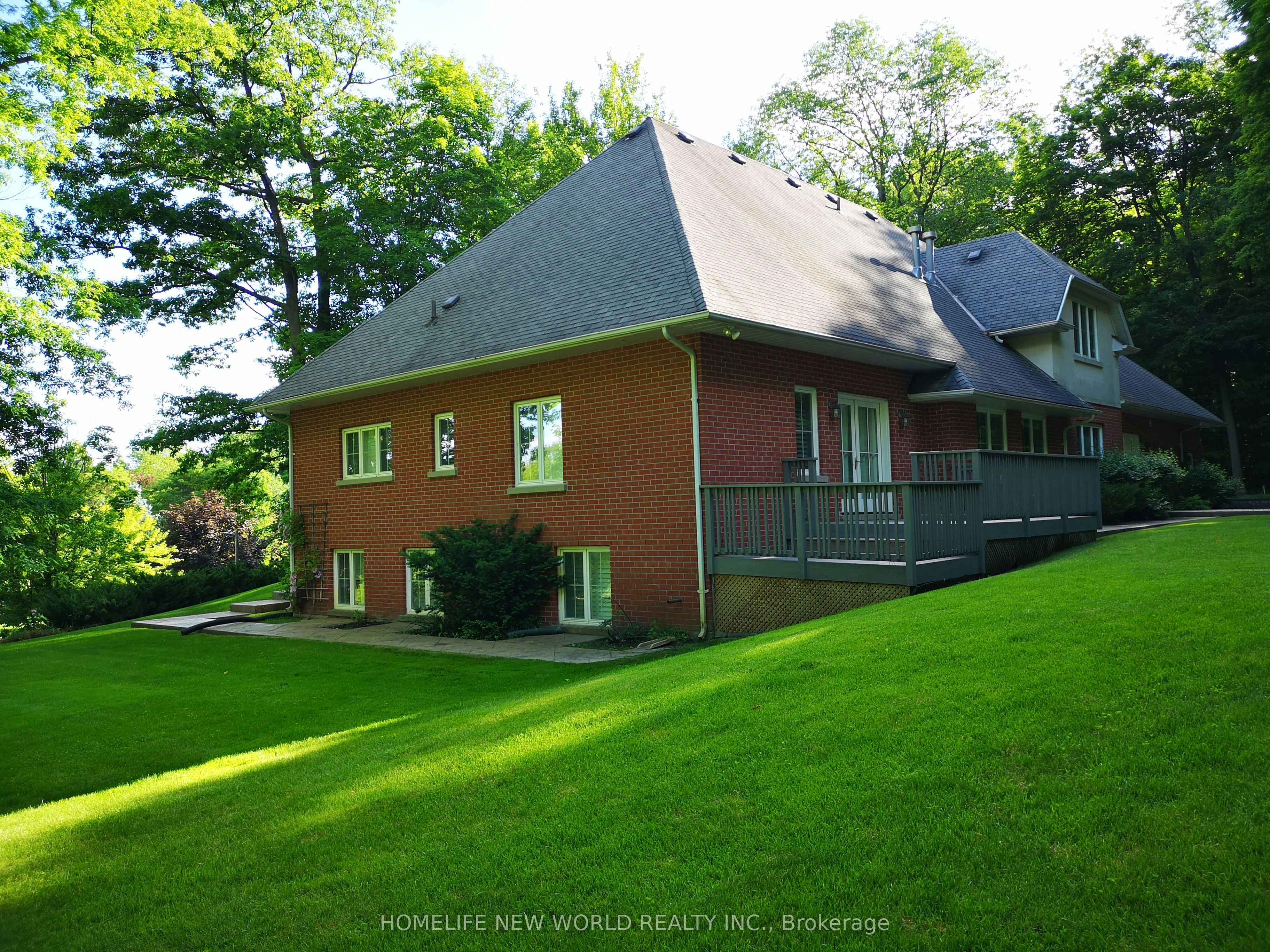 36 Country Heights Drive, Richmond Hill, ON, L4E 3M8 - 2