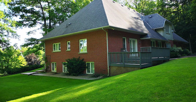 36 Country Heights Drive, Richmond Hill, ON, L4E 3M8 - 2