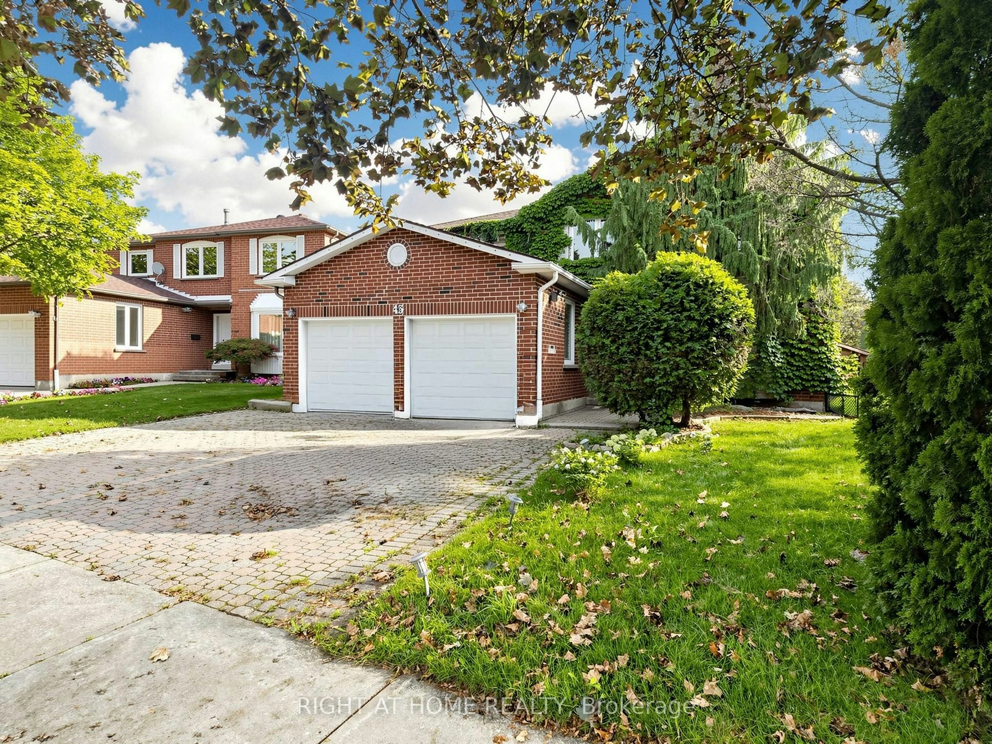 43 Topham Crescent, Richmond Hill, ON, L4C 9H1