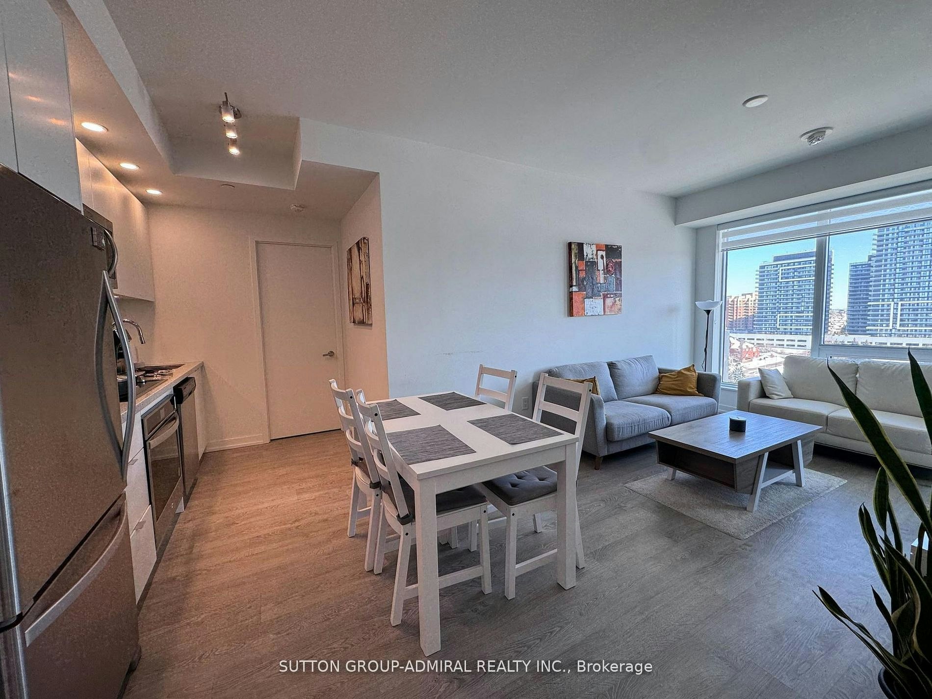 1006E-8868 Yonge Street, Richmond Hill, ON, L4C 1Z8
