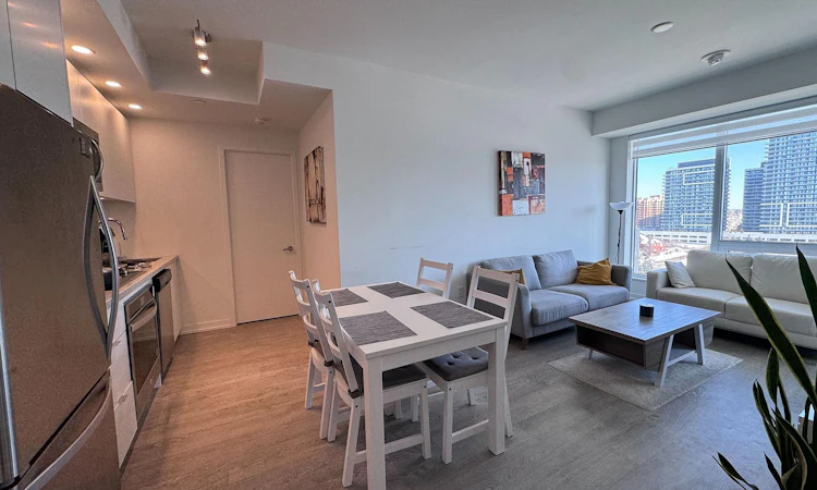 1006E-8868 Yonge Street