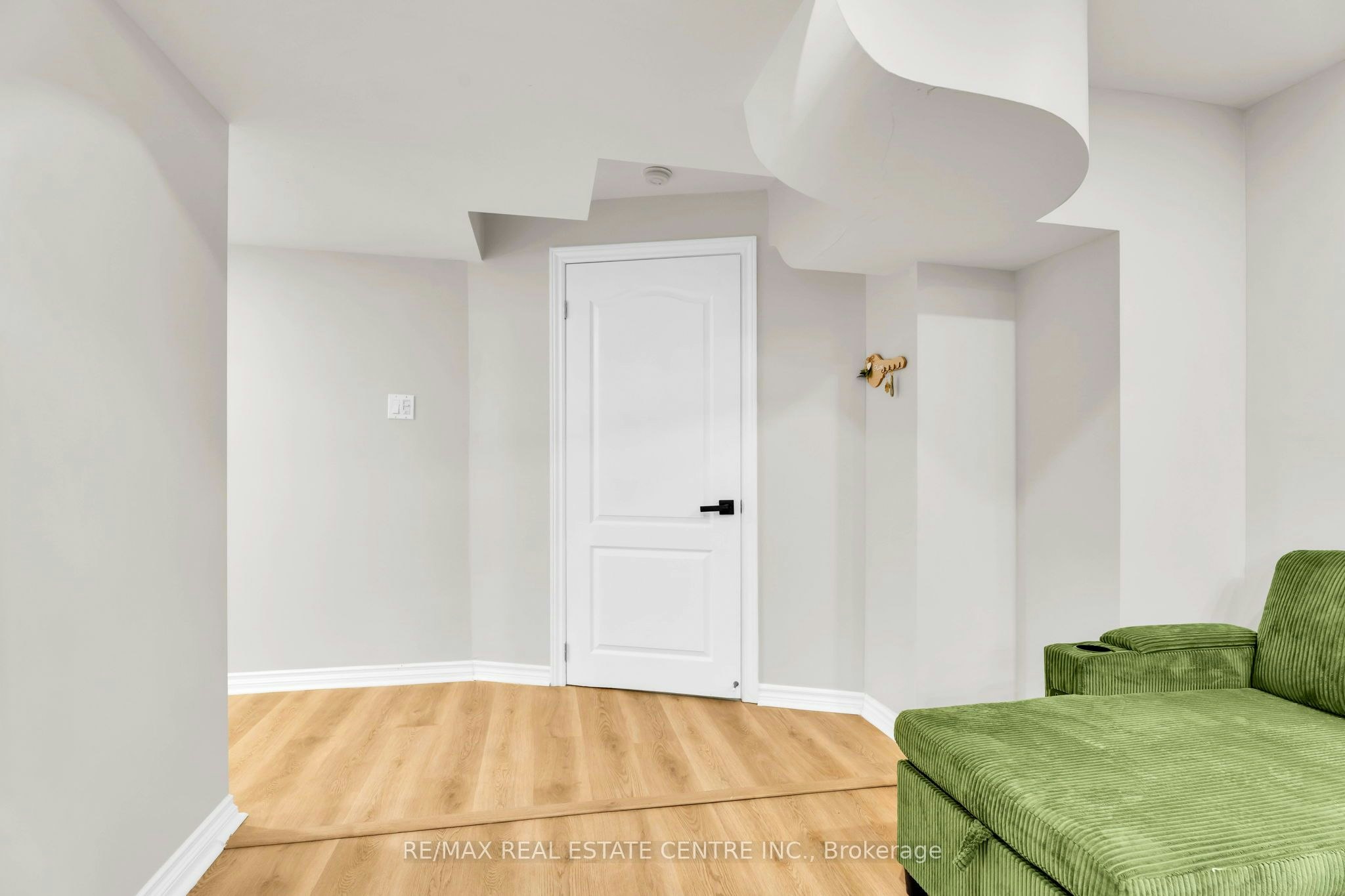 67 Ferdinand Avenue, Vaughan, ON, L6A 3H7 - 4