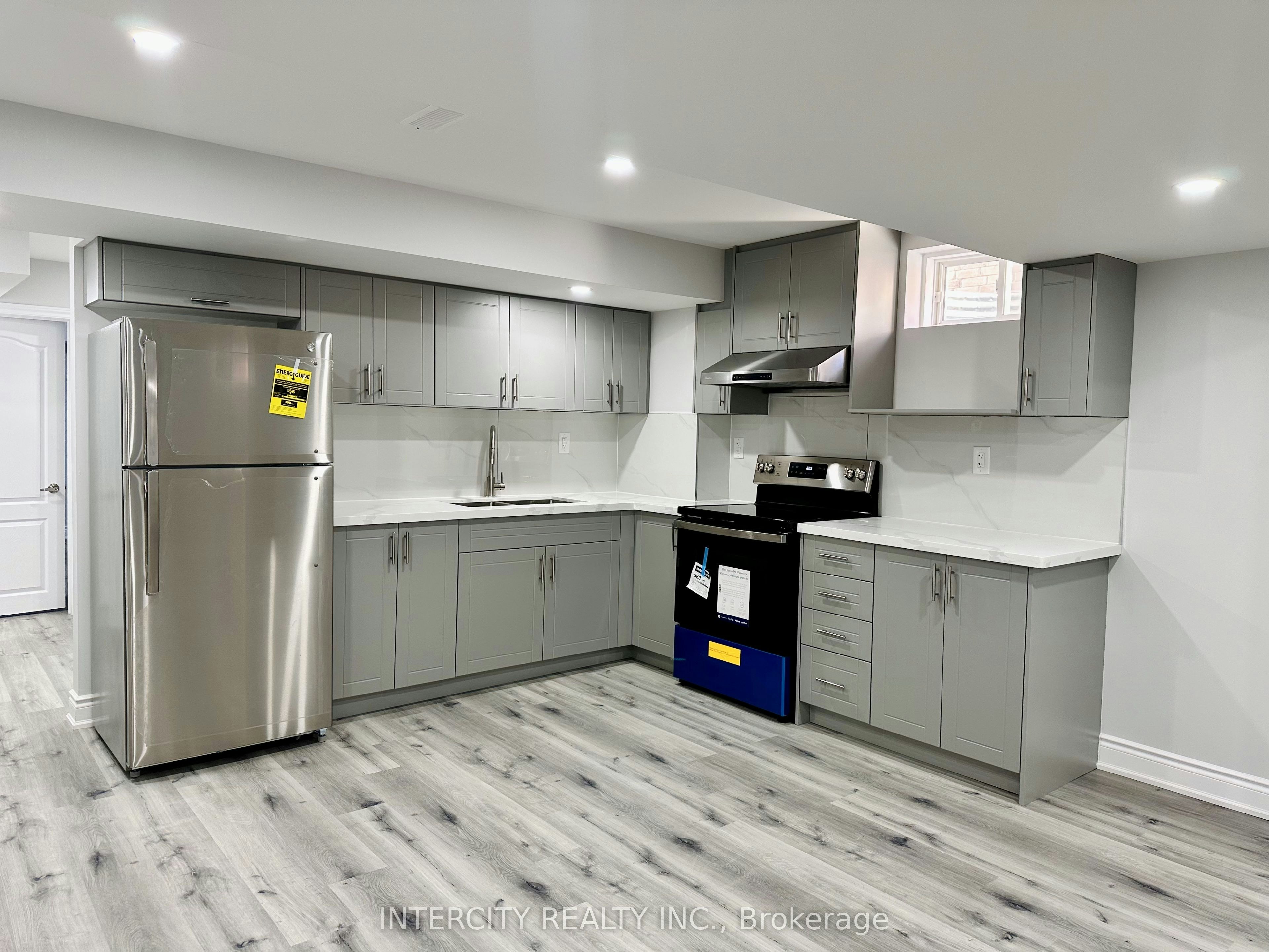 Bsmt-77 Romanelli Crescent, Bradford West Gwillimbury, ON, L3Z 0X7 - 9