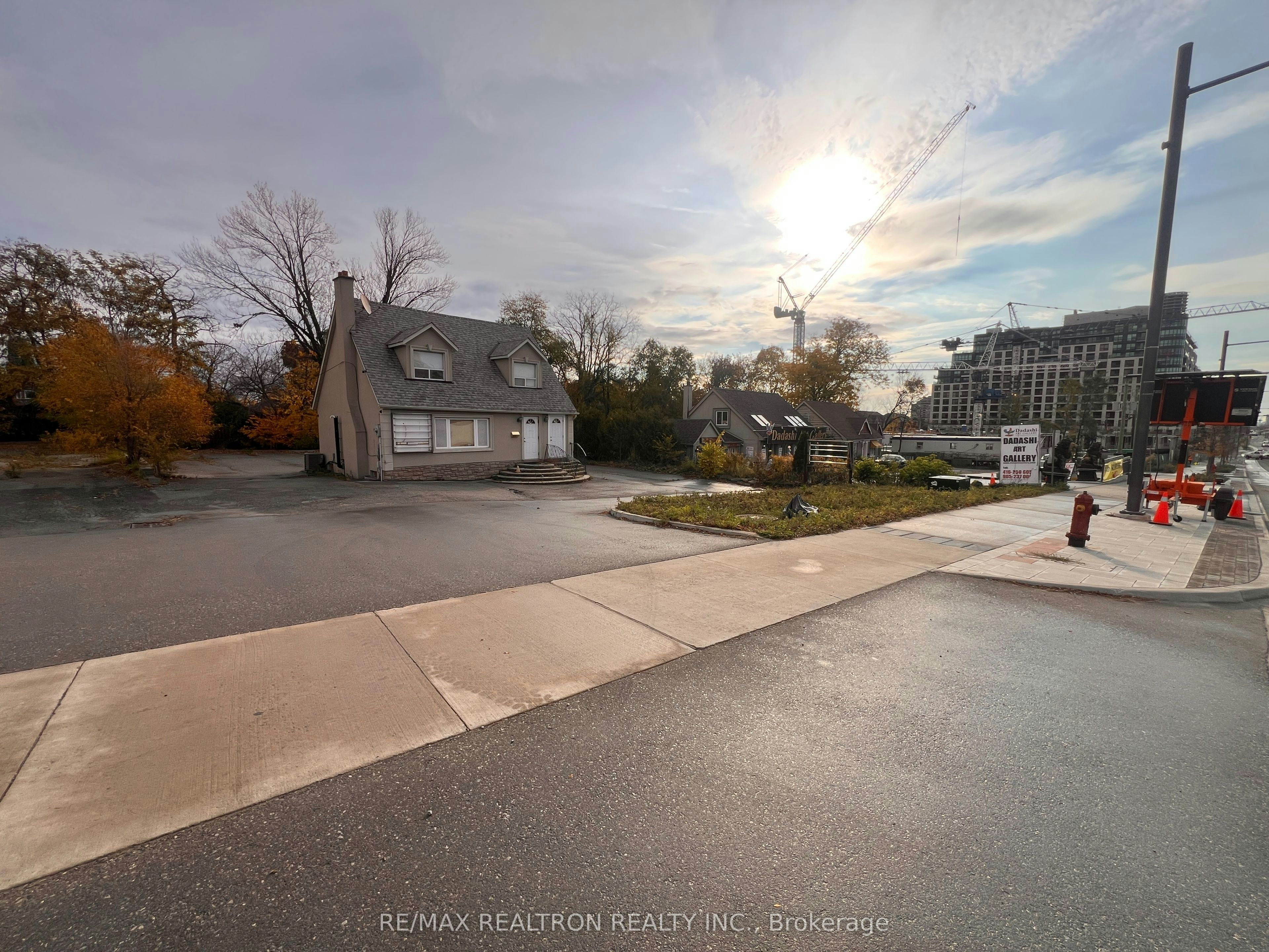 9883 Yonge Street, Richmond Hill, ON, L4C 1V1
