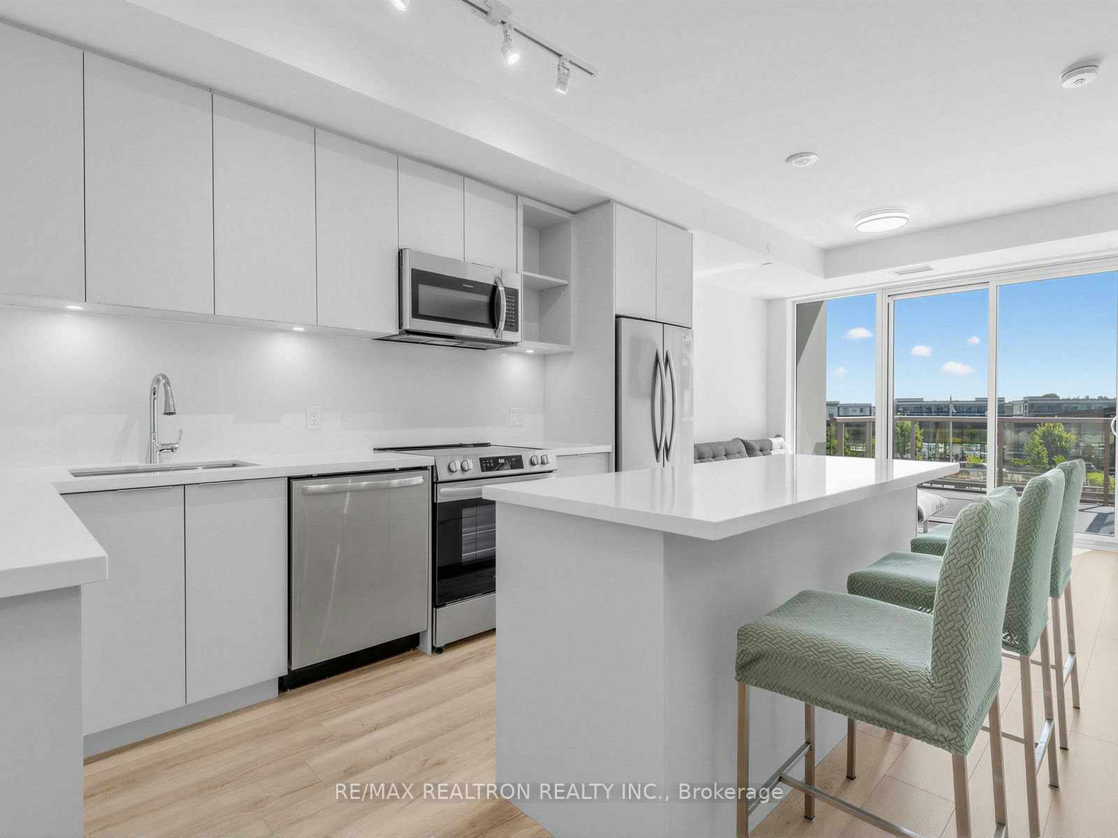250-333 Sunseeker Avenue, Innisfil, ON, L9R 0R6
