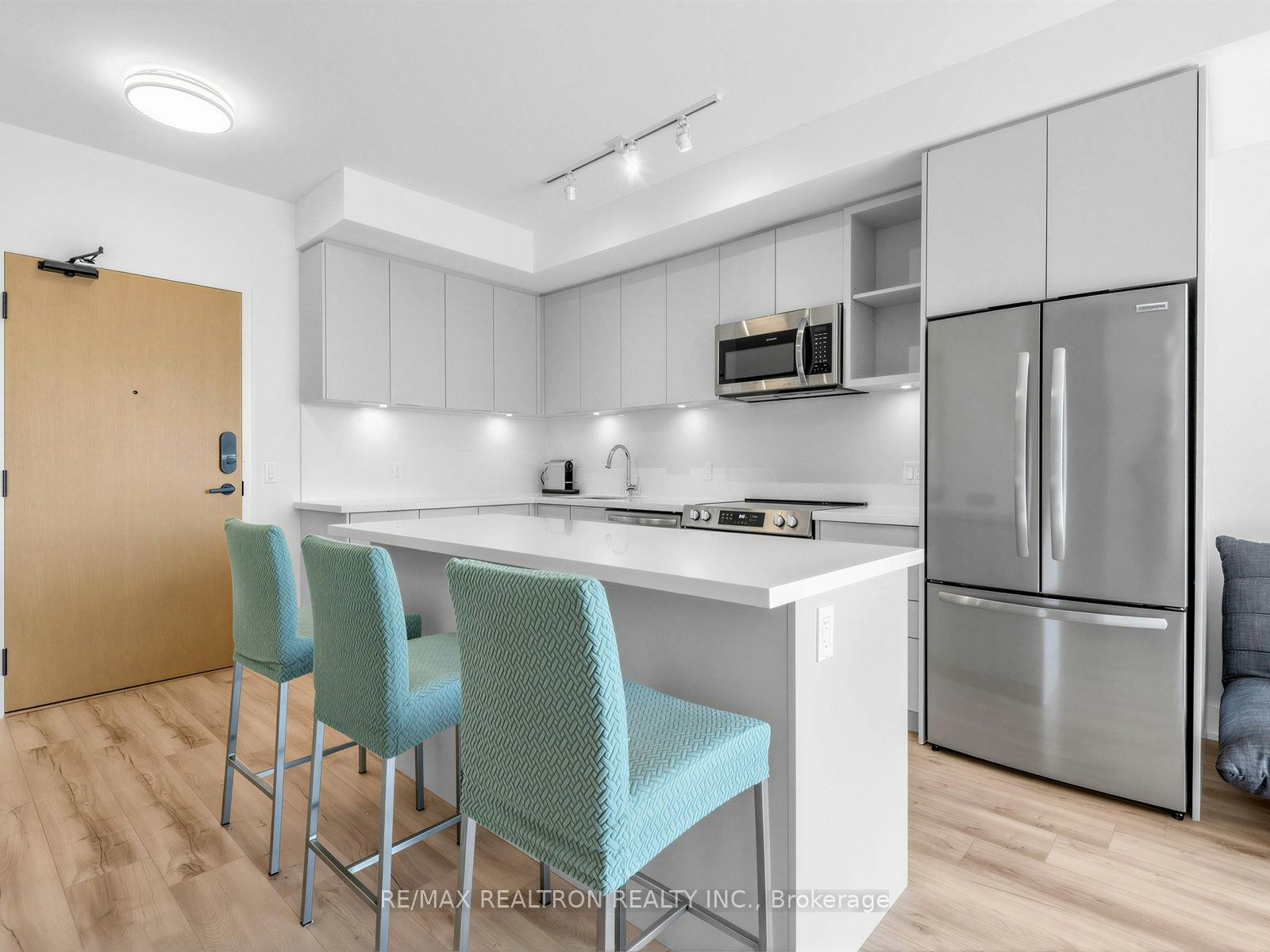 250-333 Sunseeker Avenue, Innisfil, ON, L9R 0R6 - 5