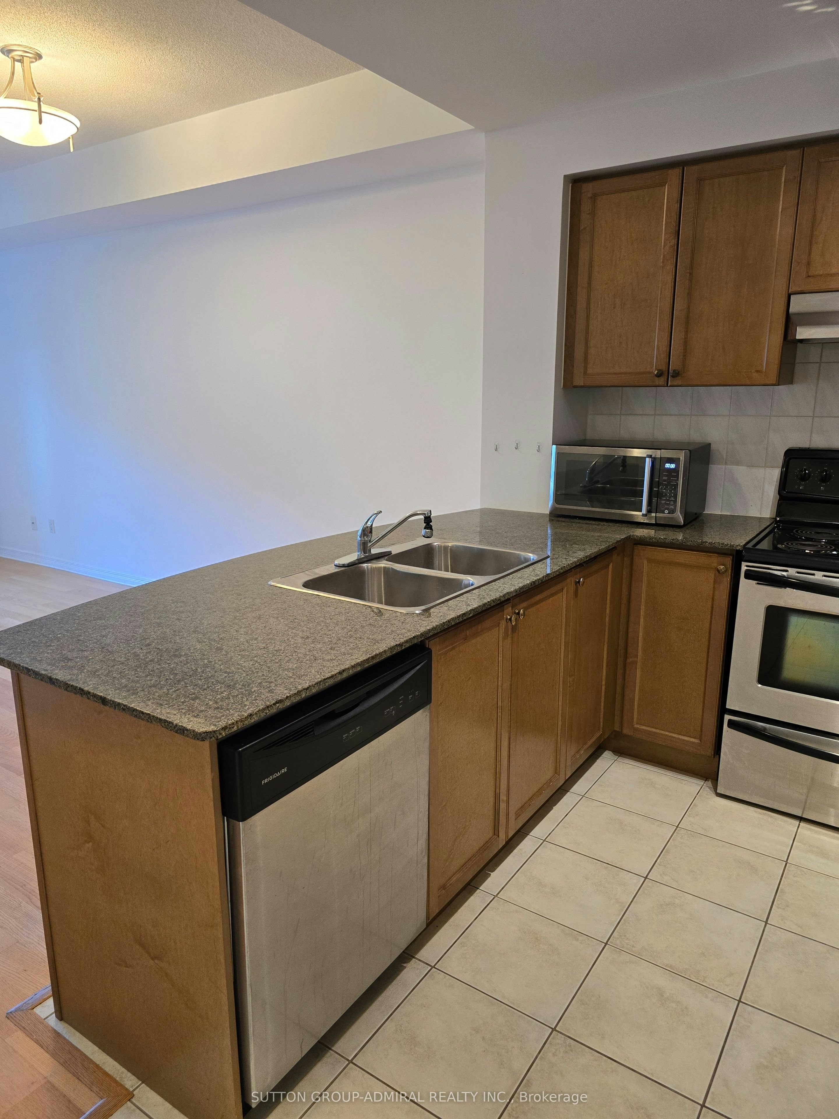 315-2 Maison Parc Court, Vaughan, ON, L4J 9K4 - 10