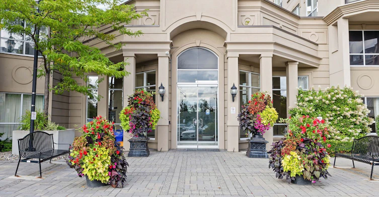 315-2 Maison Parc Court, Vaughan, ON, L4J 9K4
