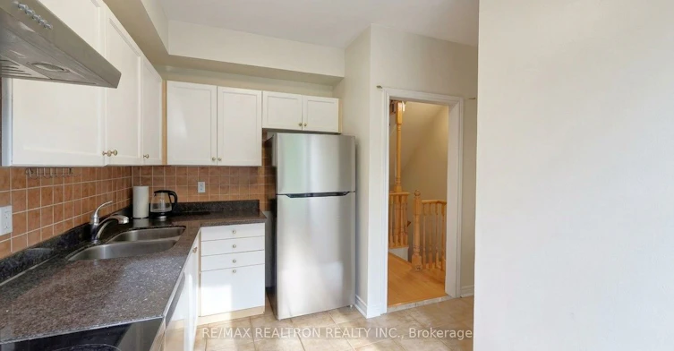 17 Carnation Road, Markham, ON, L3T 7V3 - 4