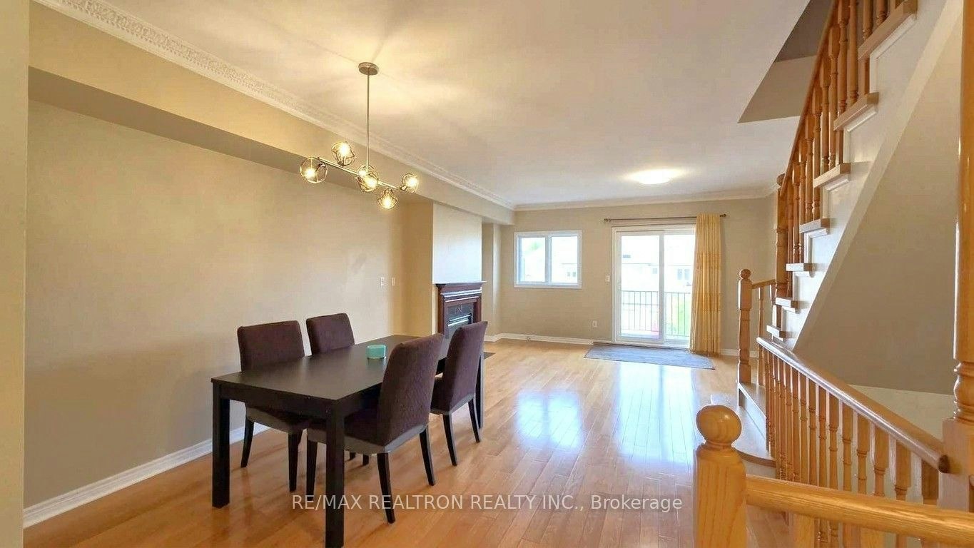 17 Carnation Road, Markham, ON, L3T 7V3 - 2