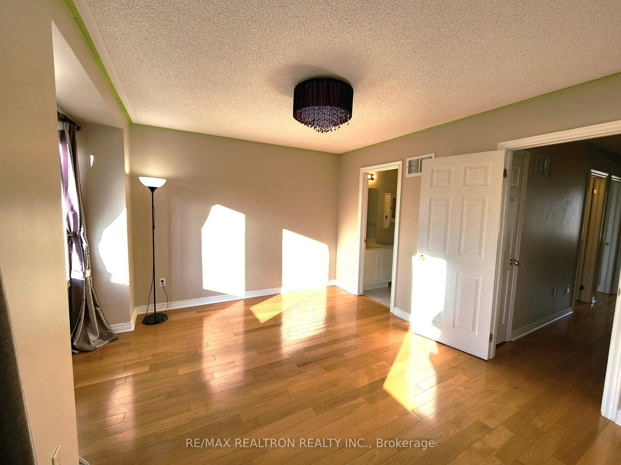 17 Carnation Road, Markham, ON, L3T 7V3 - 8