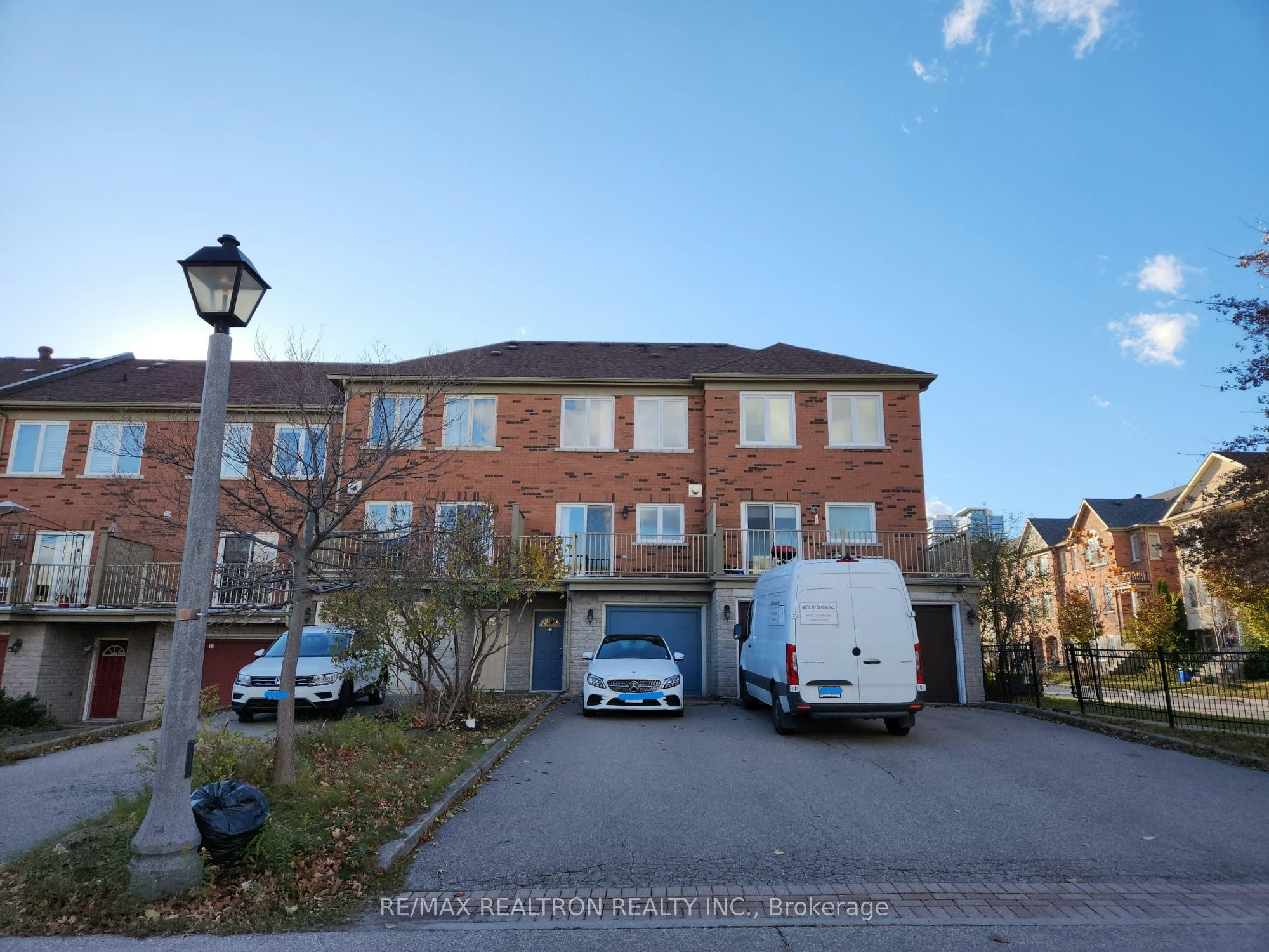17 Carnation Road, Markham, ON, L3T 7V3 - 2