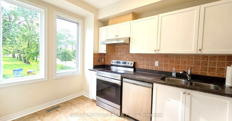 17 Carnation Road, Markham, ON, L3T 7V3 - 5