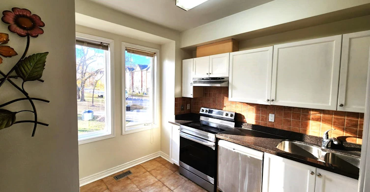 17 Carnation Road, Markham, ON, L3T 7V3 - 6