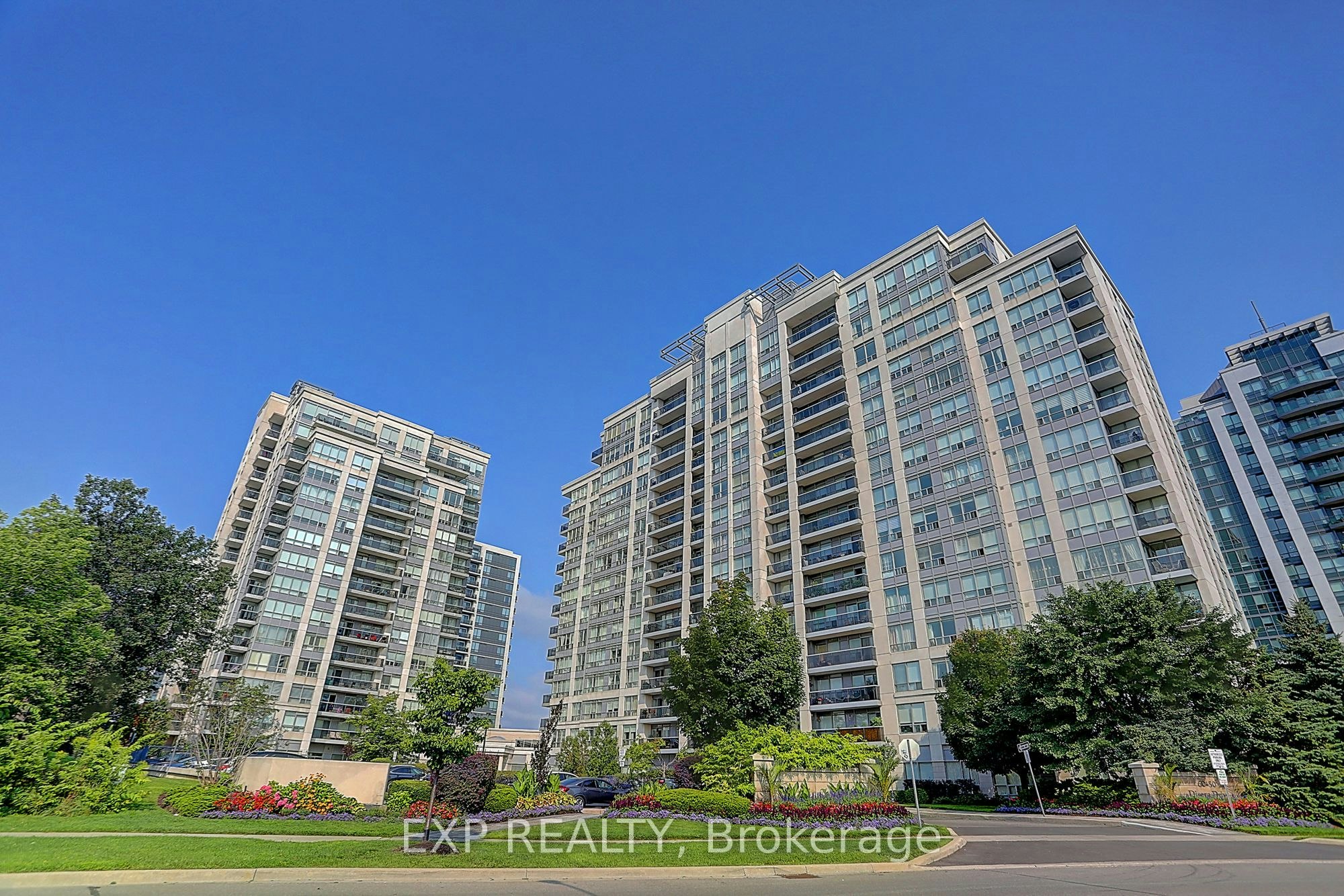 1404-60 Disera Drive, Vaughan, ON, L4J 9G1