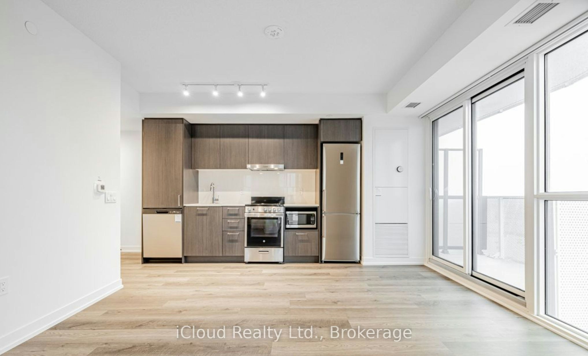 1211-195 Commerce Street, Vaughan, ON, L4K 0P9 - 17