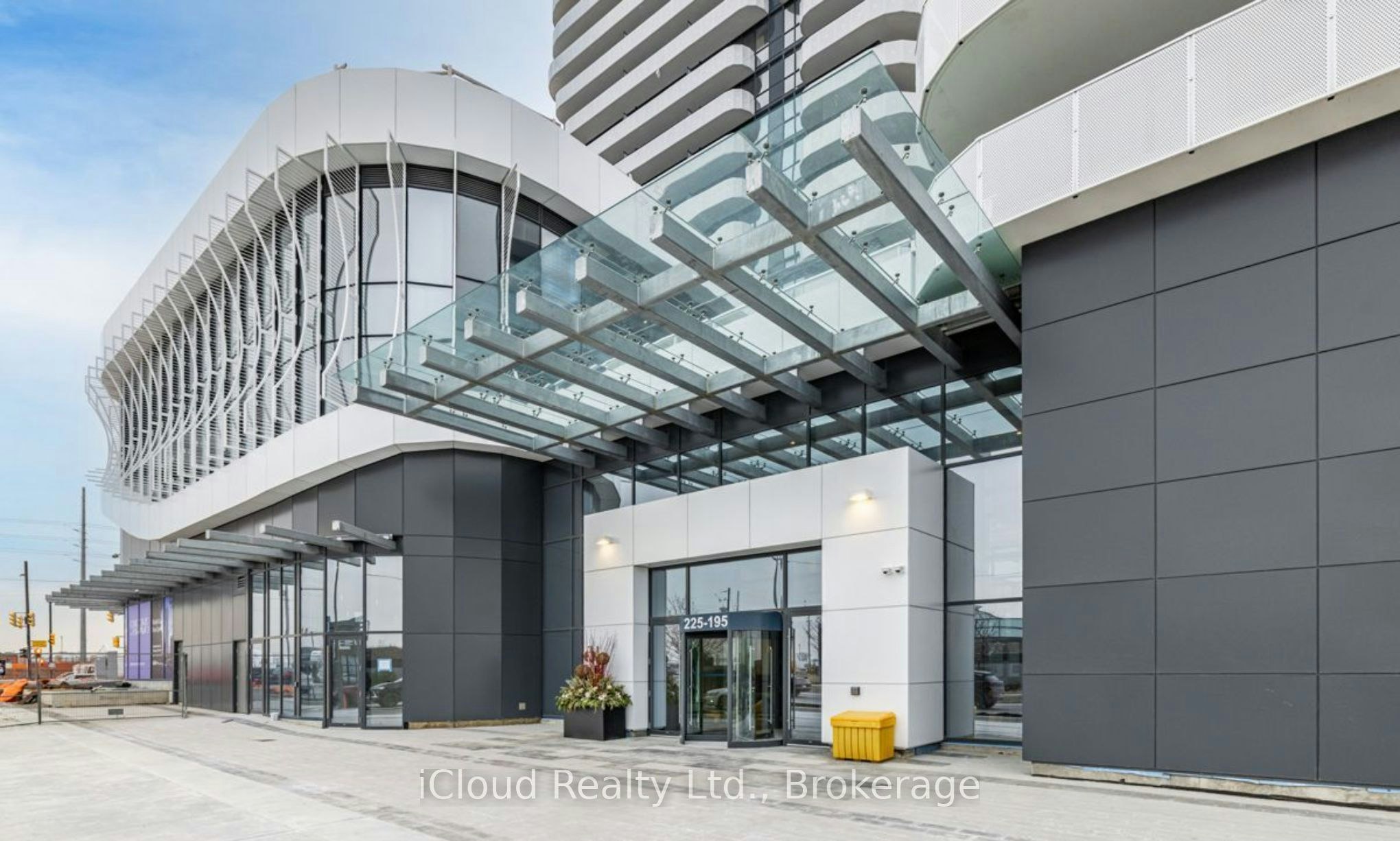 1211-195 Commerce Street, Vaughan, ON, L4K 0P9 - 4