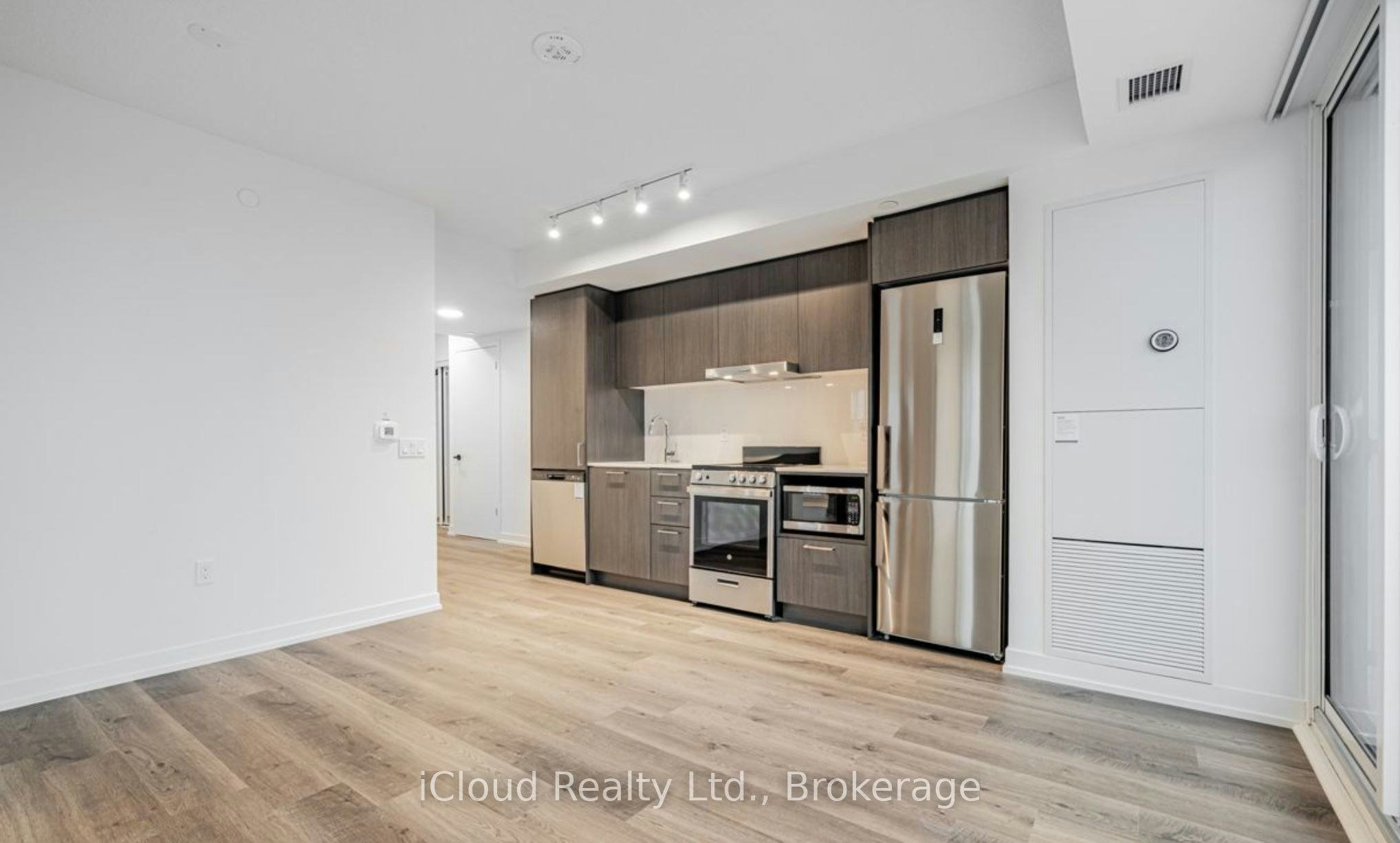 1211-195 Commerce Street, Vaughan, ON, L4K 0P9 - 16