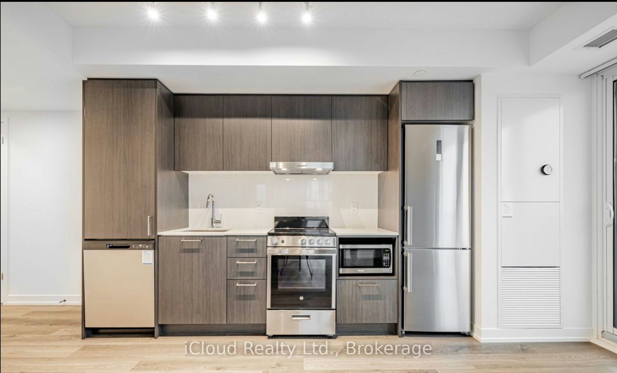 1211-195 Commerce Street, Vaughan, ON, L4K 0P9 - 18