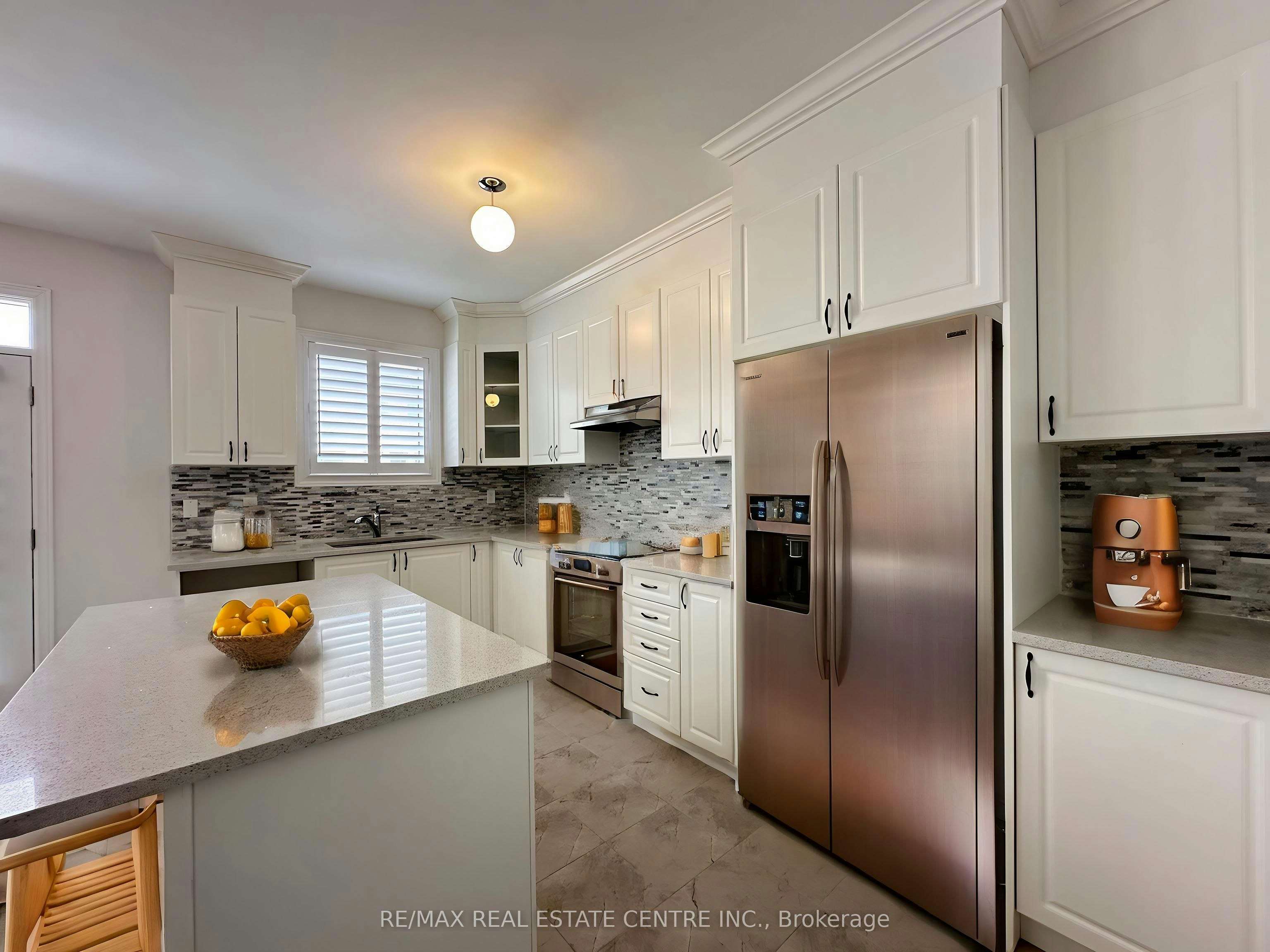 70 Wakefield Boulevard, Essa, ON, L3W 0L9 - 9