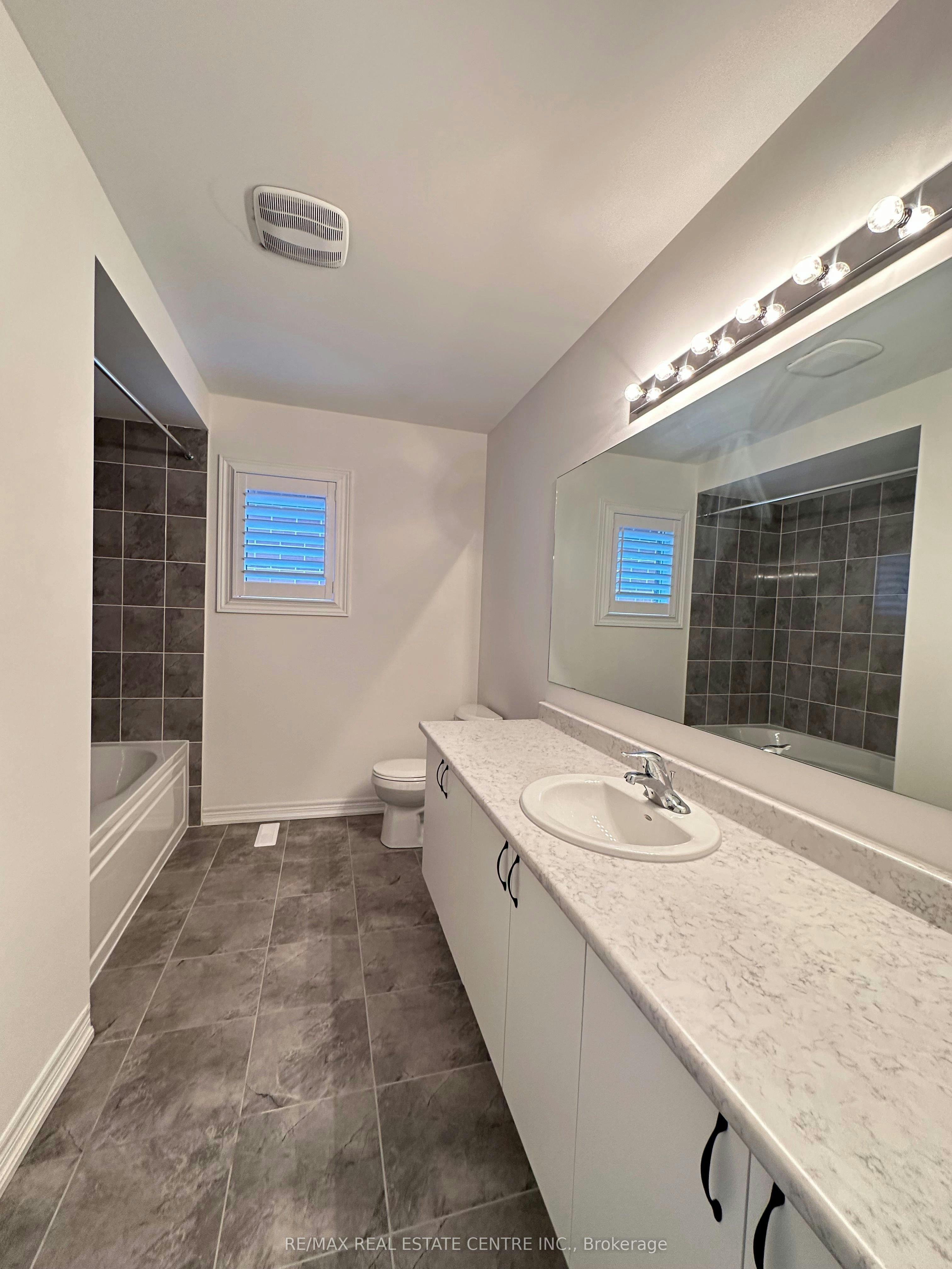 70 Wakefield Boulevard, Essa, ON, L3W 0L9 - 24