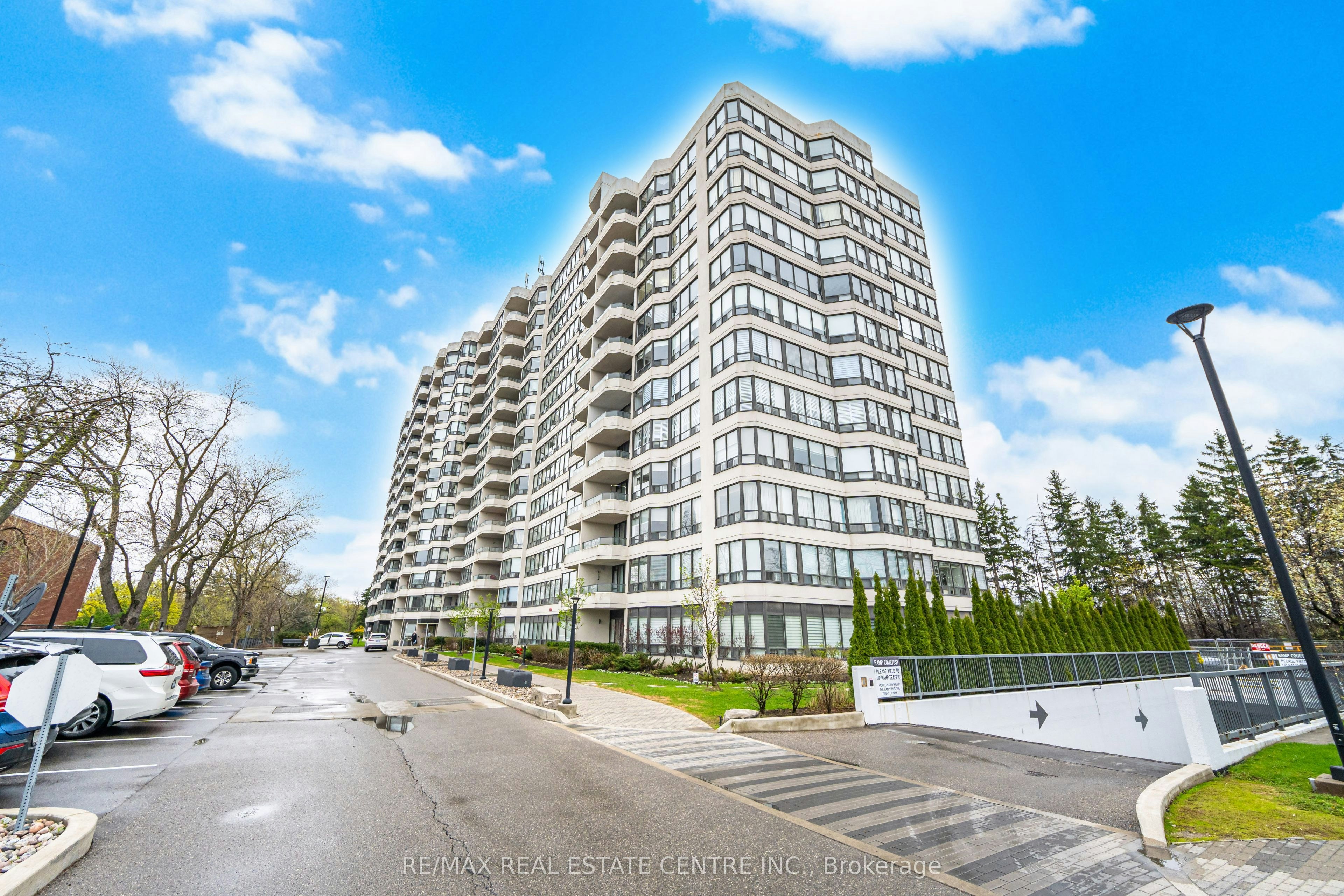 1414-8501 Bayview Avenue, Richmond Hill, ON, L4B 3J7