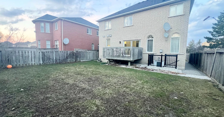 18 Fountain Court, Richmond Hill, ON, L4S 2K4 - 2