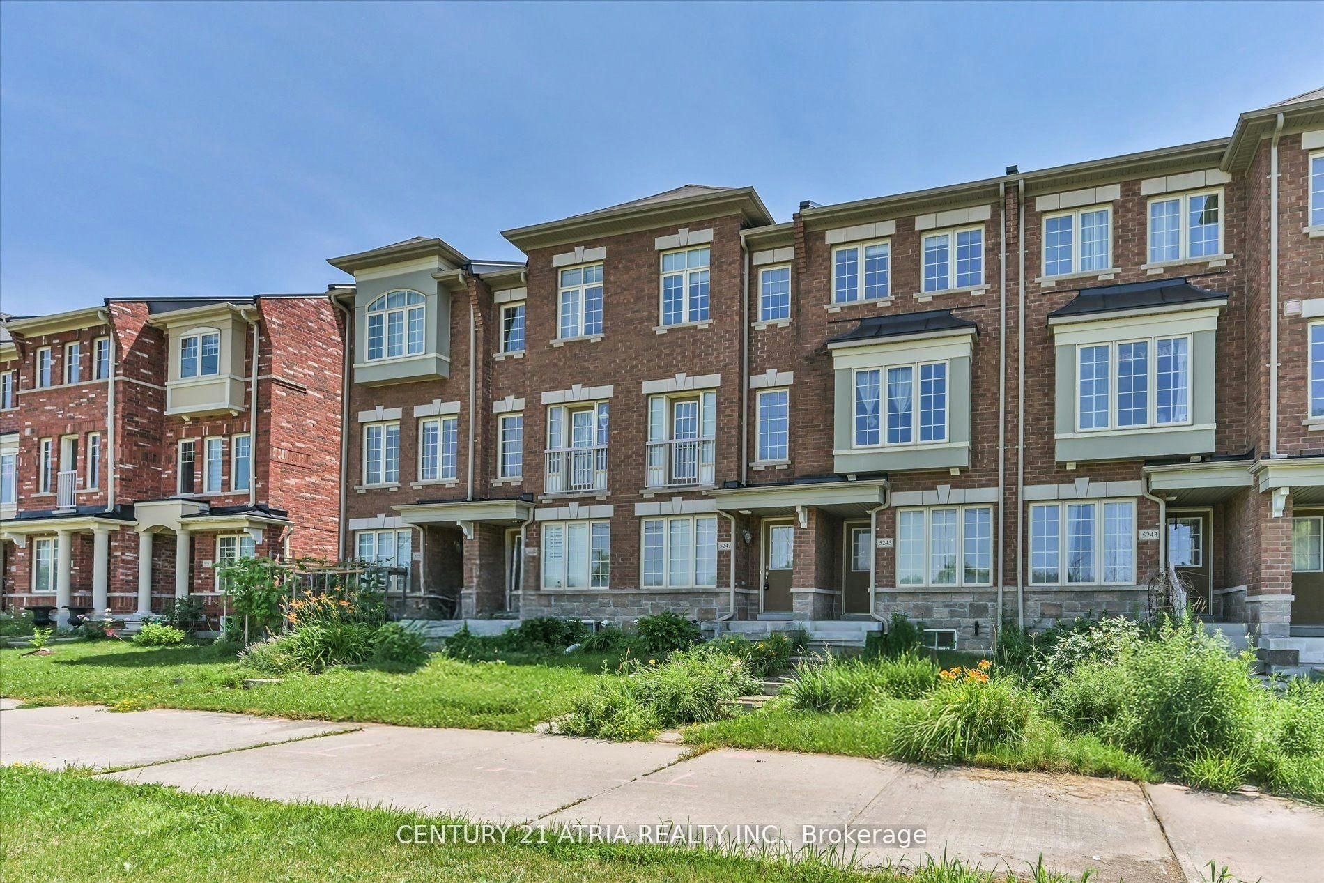 5245 Major Mackenzie Drive E, Markham, ON, L6C 0N3 2