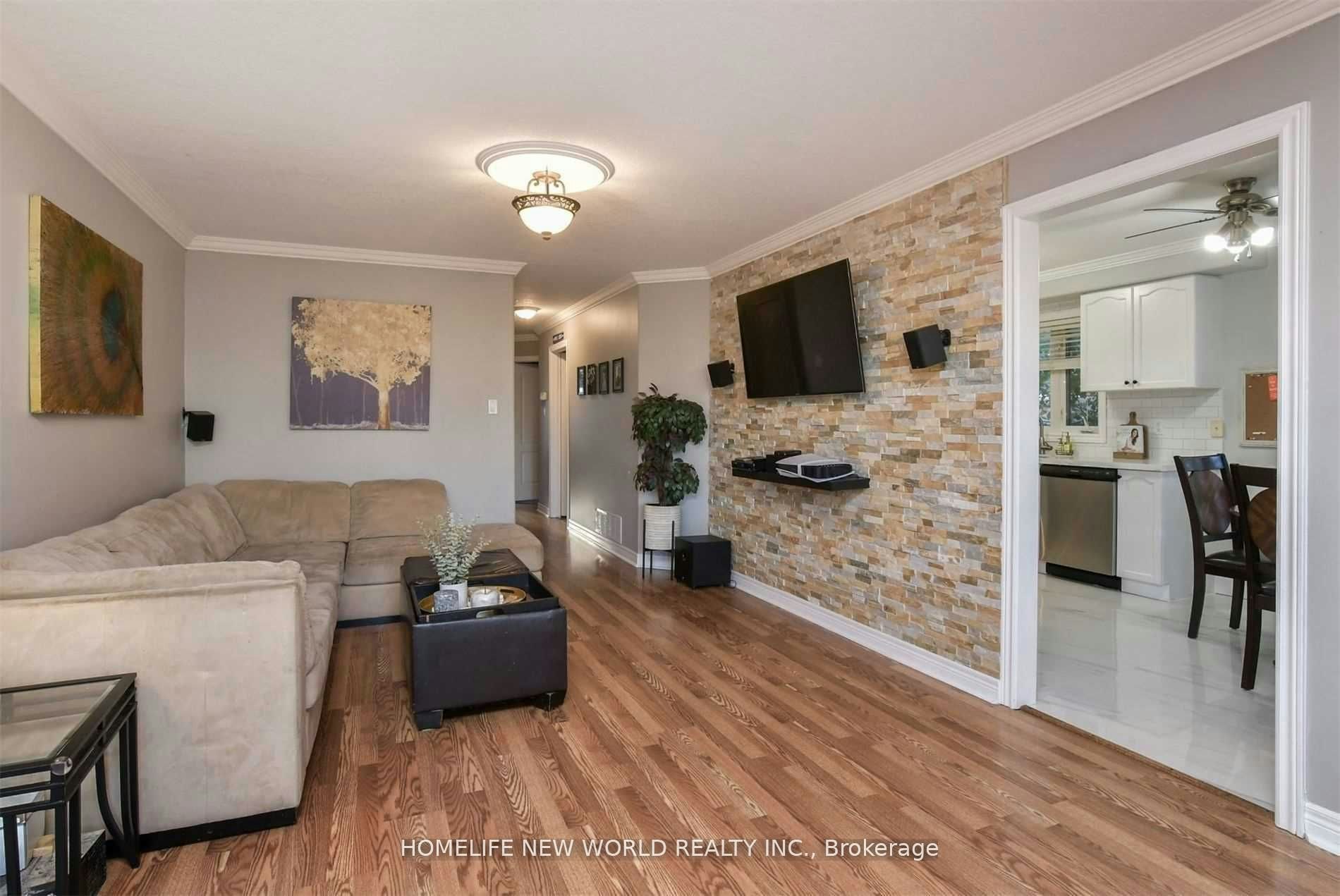 32 Smith Street, Bradford West Gwillimbury, ON, L3Z 3C9 - 8
