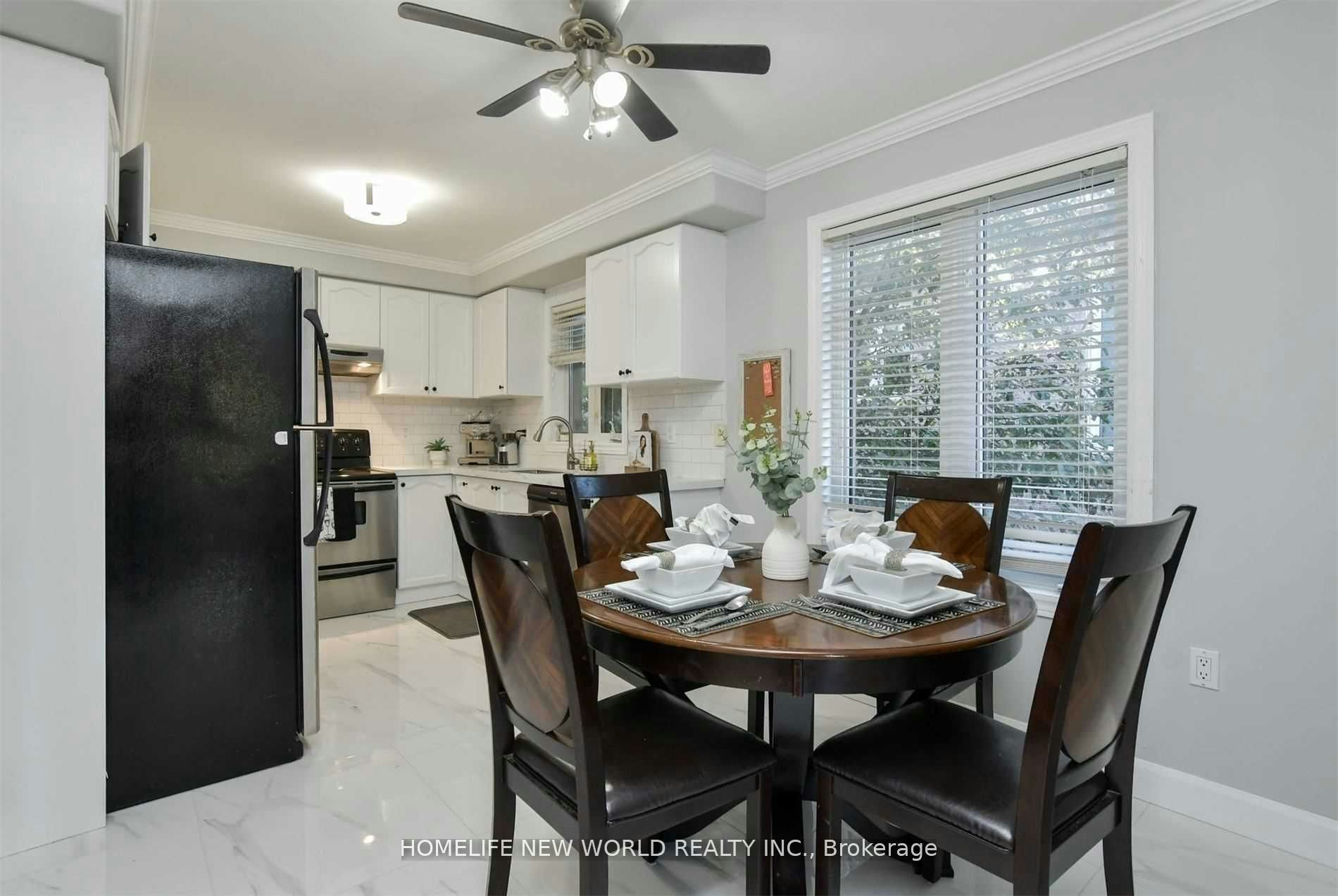 32 Smith Street, Bradford West Gwillimbury, ON, L3Z 3C9 - 3