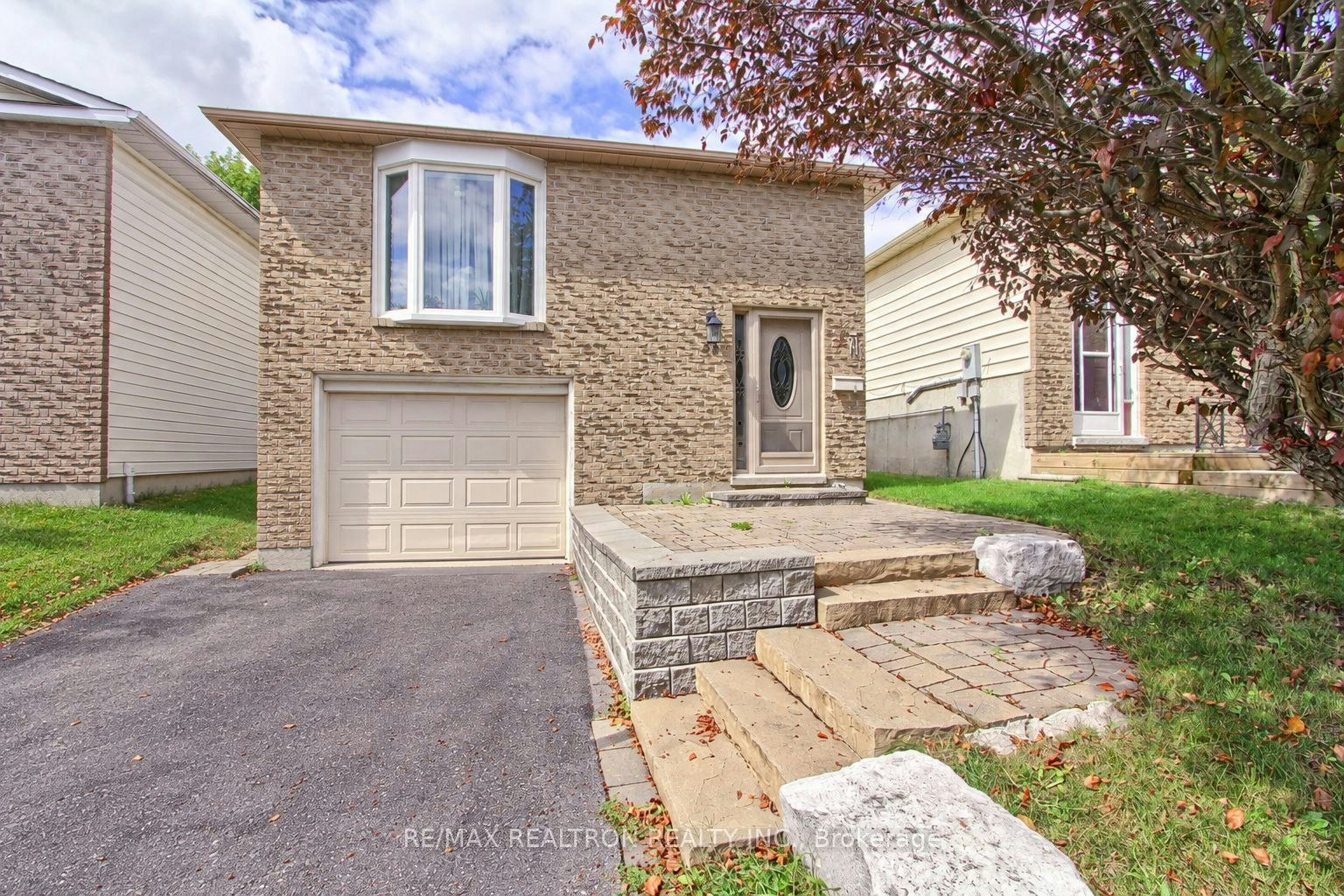 28 Longview Drive, Bradford West Gwillimbury, ON, L3Z 2H2