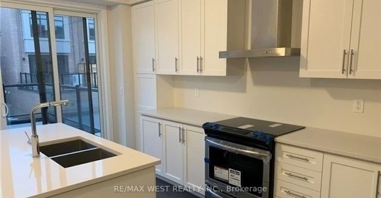 149 Salterton Circle, Vaughan, ON, L6A 4Z2 - 2