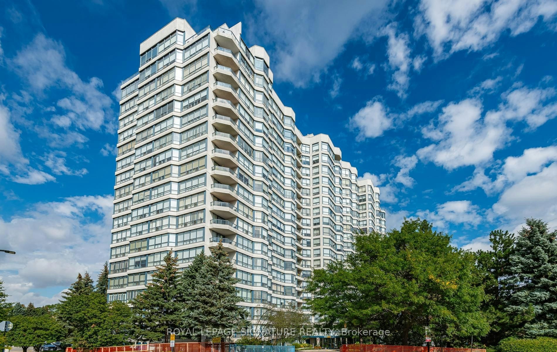 602-7300 Yonge Street, Markham, ON, L4J 7Y5
