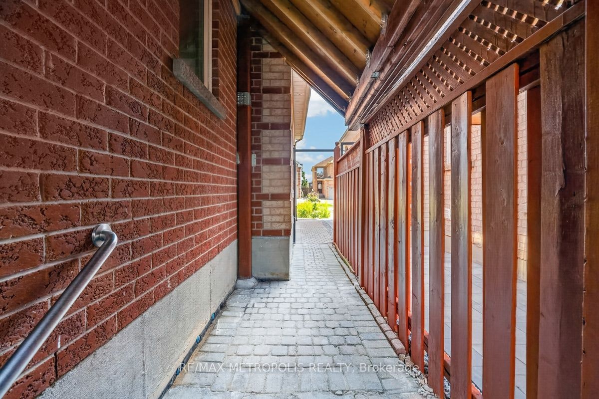 BSMT-32 Summerlea Street, Markham, ON, L3S 4H7 - 2