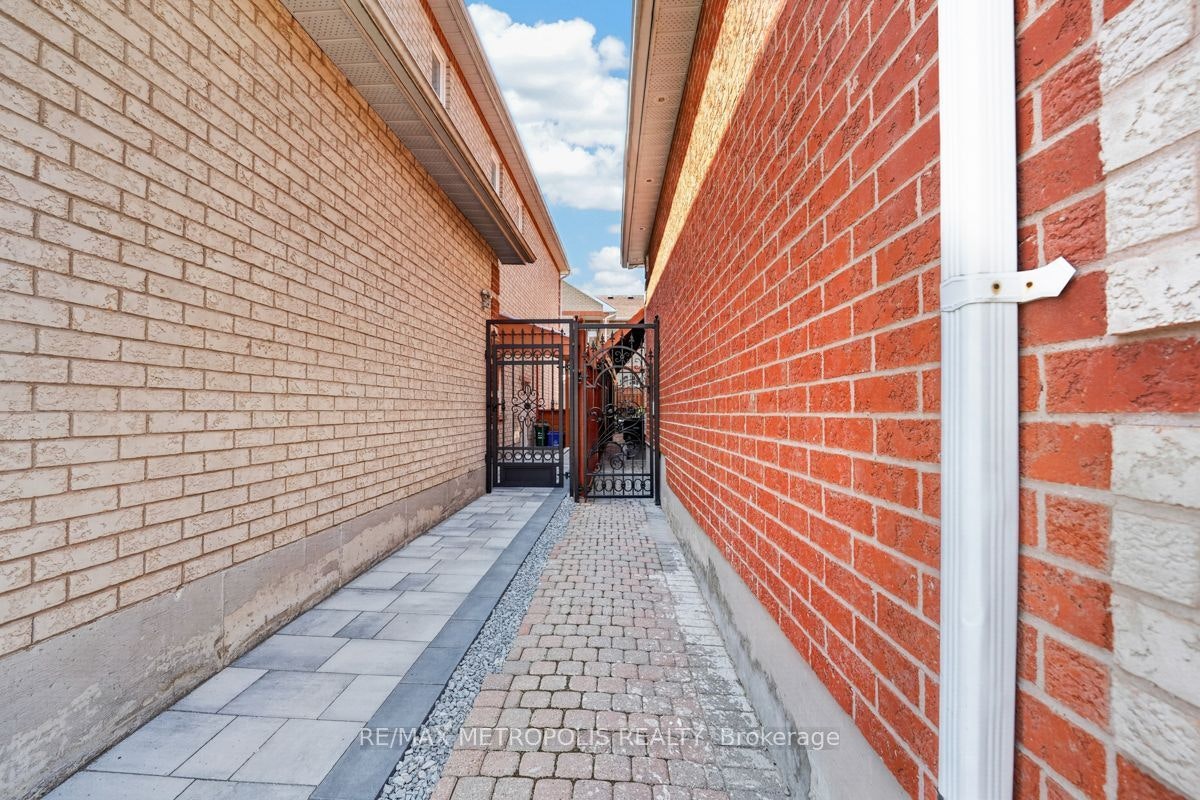 BSMT-32 Summerlea Street, Markham, ON, L3S 4H7 - 24