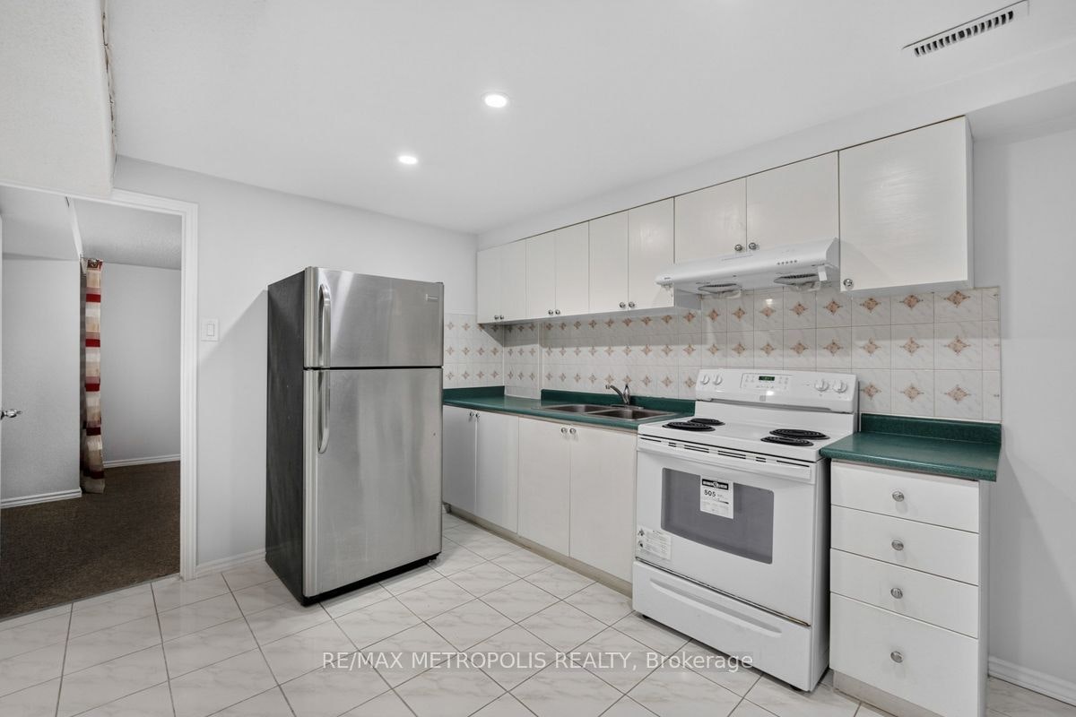 BSMT-32 Summerlea Street, Markham, ON, L3S 4H7 - 14