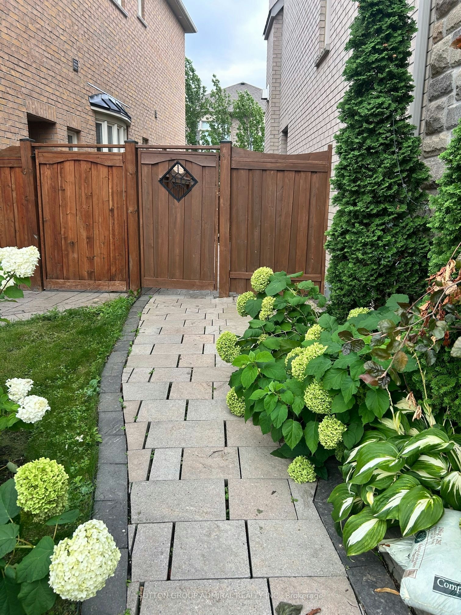 307 Chatfield Drive, Vaughan, ON, L4H 3R7 - 3
