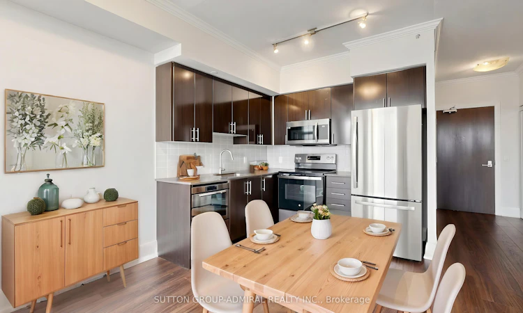 406-85 North Park Road