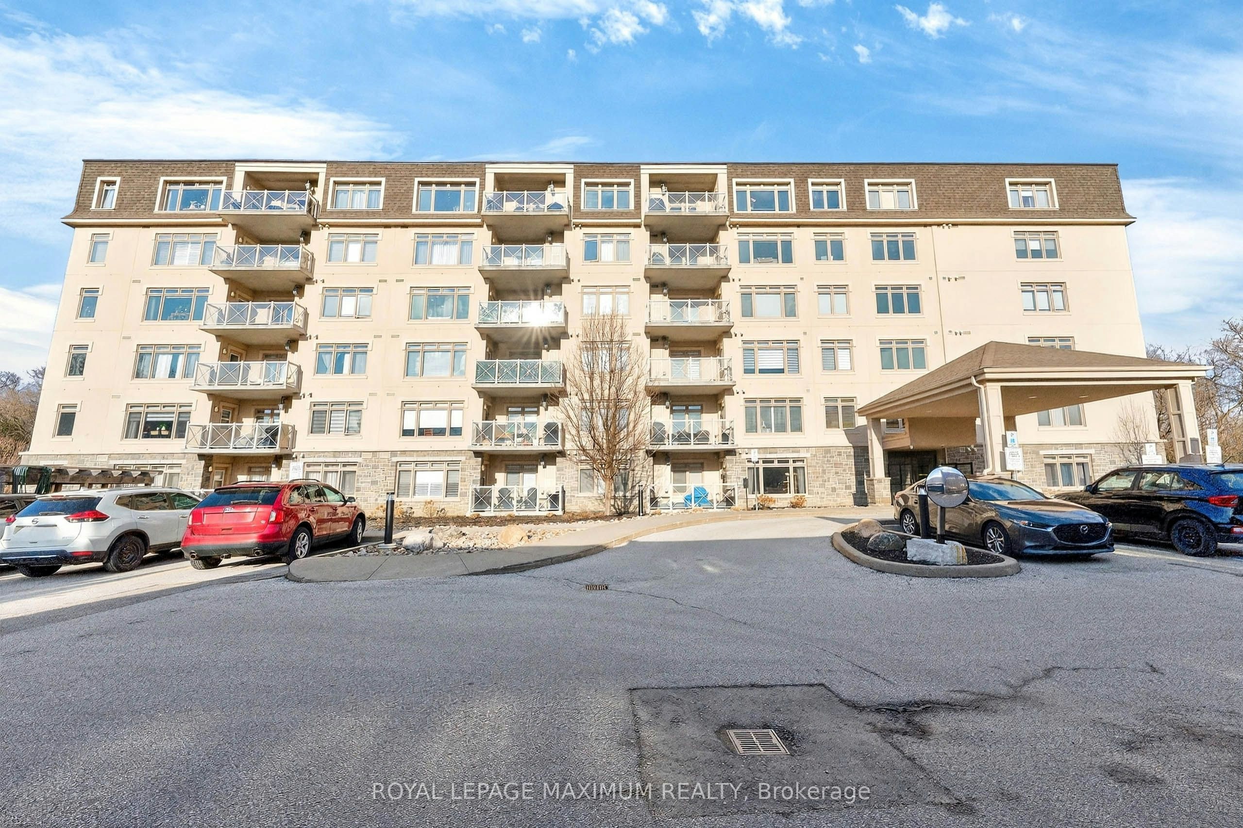 209-149 Church Street, King, ON, L0G 1T0
