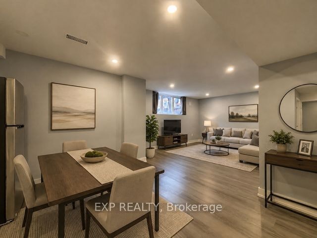 52 Herefordshire Crescent, East Gwillimbury, ON, L9N 0B7