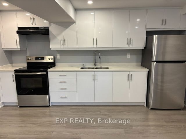 52 Herefordshire Crescent, East Gwillimbury, ON, L9N 0B7 - 4