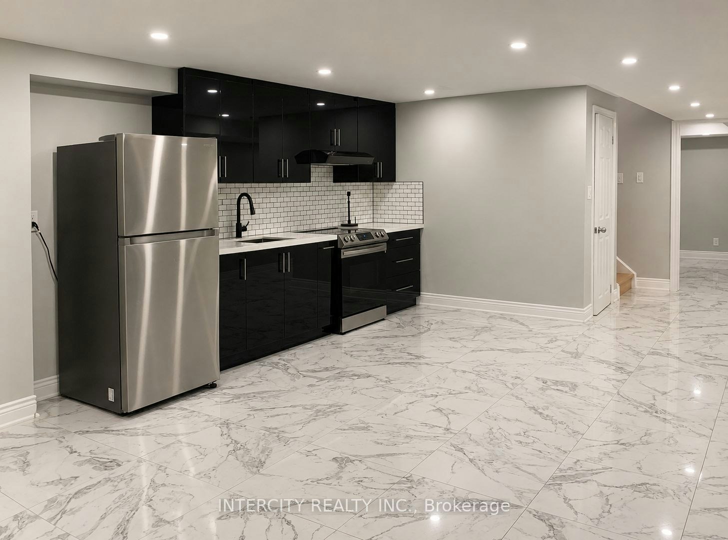 Bsmt-133 Romanelli Crescent, Bradford West Gwillimbury, ON, L3Z 0E7 - 3