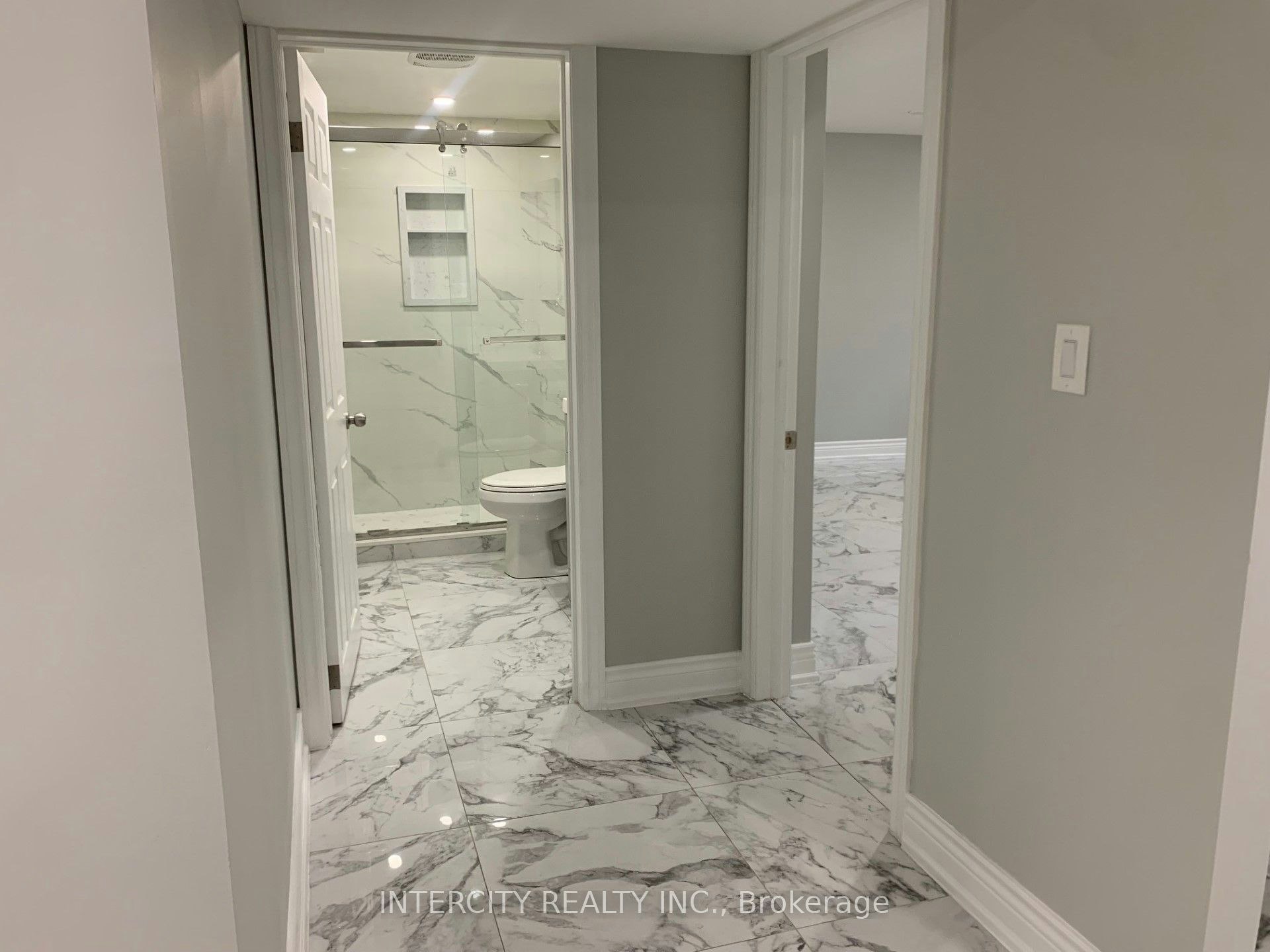 Bsmt-133 Romanelli Crescent, Bradford West Gwillimbury, ON, L3Z 0E7 - 5